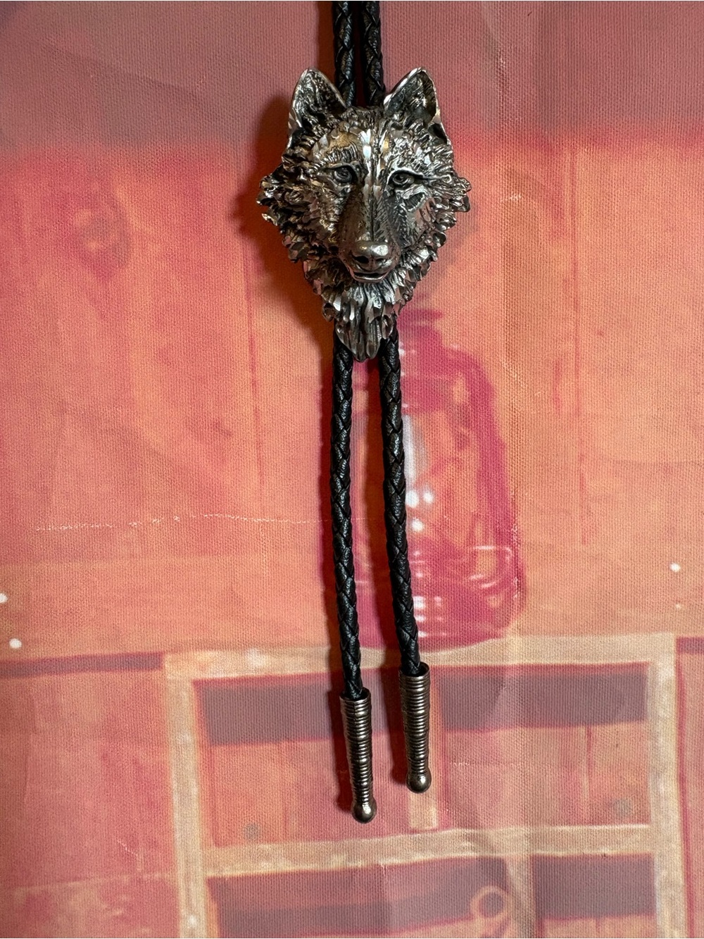 🐺Vintage 1990s 3D Diamond Cut Pewter Wolf Head Bolo Tie | Black Leather